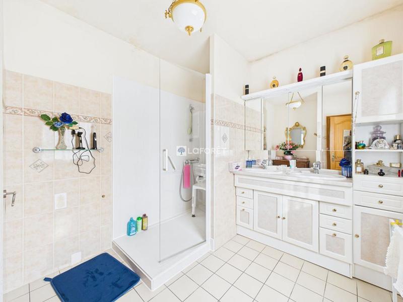 Maison - 187 m² - 8 pièces