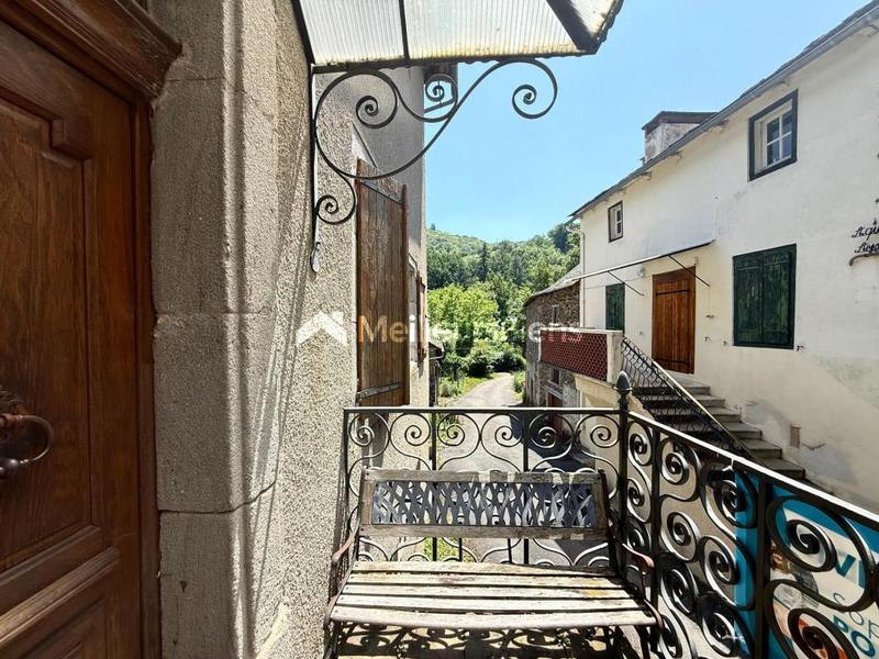 Maison - 180 m² - 8 pièces