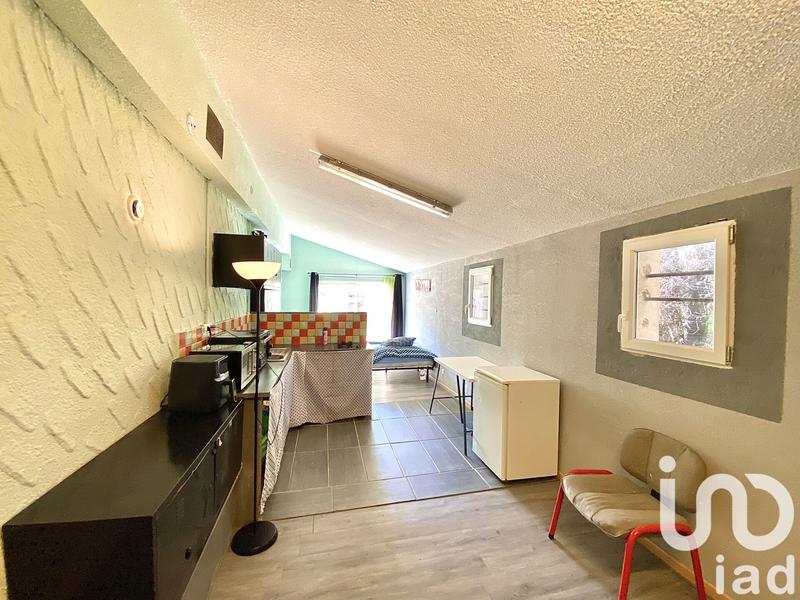 Maison - 303 m² - 19 pièces