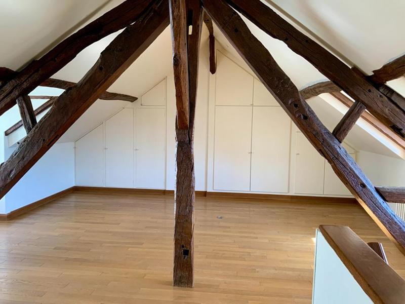 Maison - 240 m² - 9 pièces