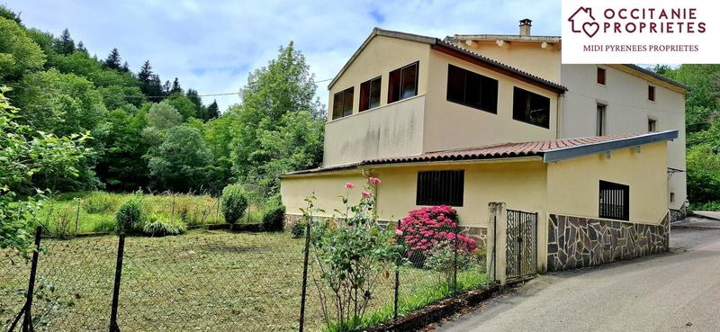 Maison de village - 227 m² - 9 pièces