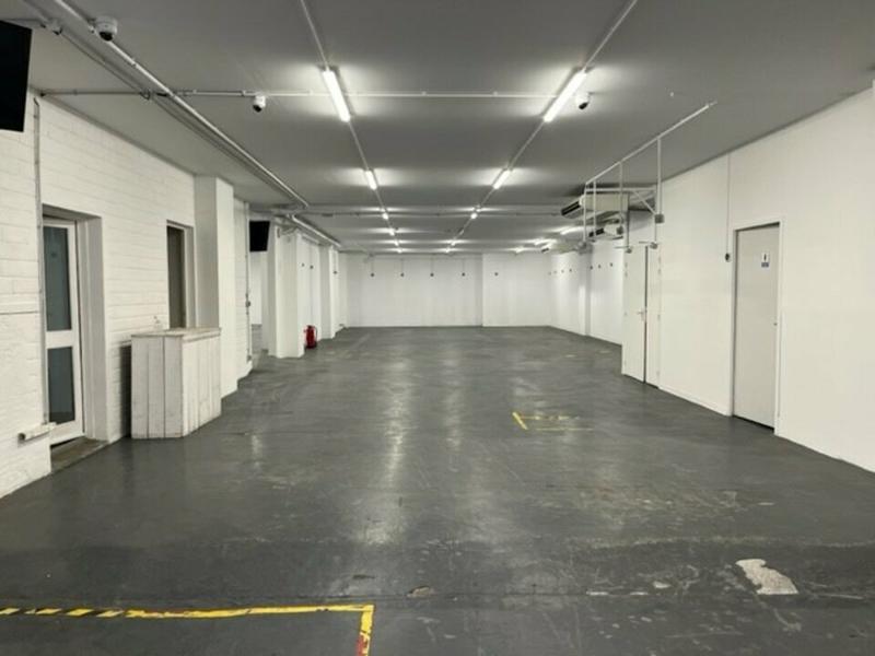 Local d'activité / Entrepôt - 420 m²