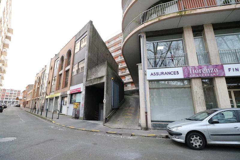 Parking / Garage - 10 m²