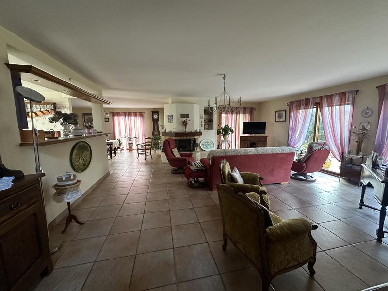 Maison - 186 m² - 7 pièces