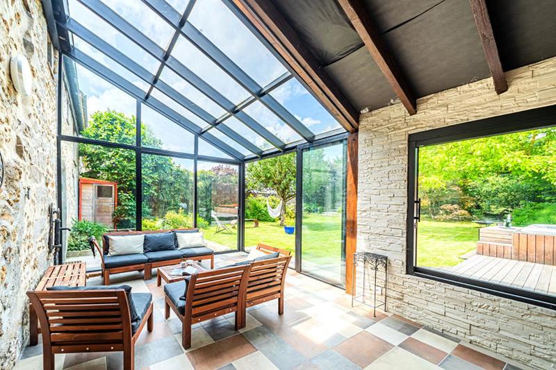 Demeure - 212 m² - 10 pièces