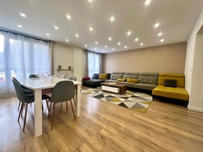 Appartement - 92 m² - 5 pièces