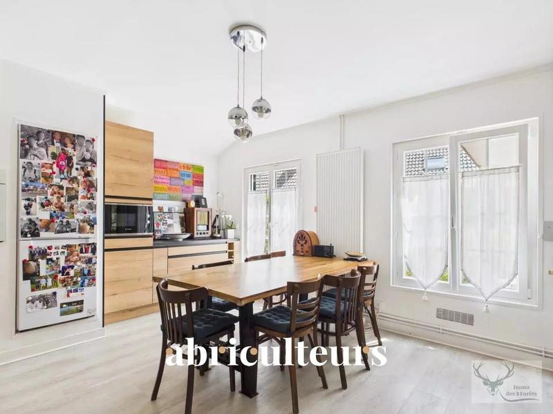 Maison - 167 m² - 6 pièces