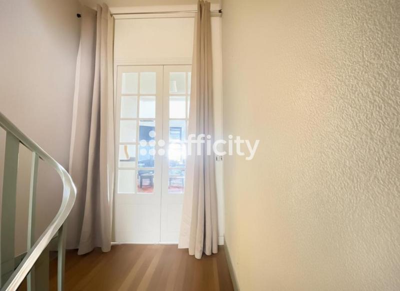 Appartement - 198 m² - 10 pièces