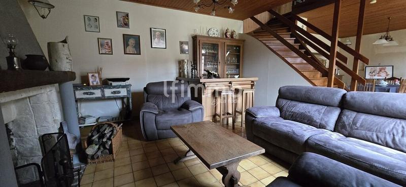 Maison - 217 m² - 9 pièces