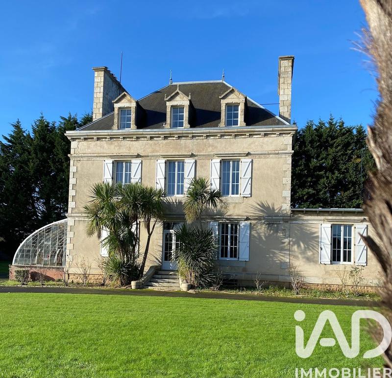 Maison - 286 m² - 13 pièces