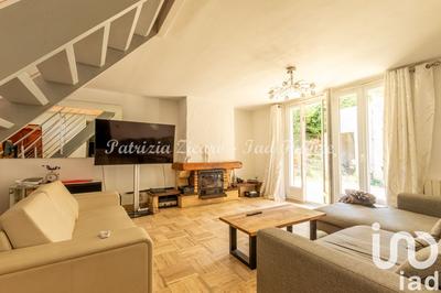 Maison - 320 m² - 5 pièces