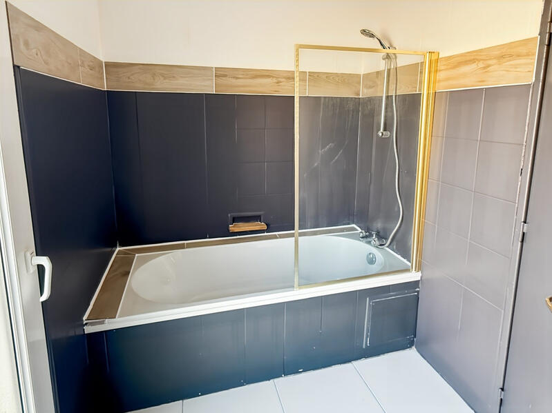 Appartement - 80 m² - 5 pièces