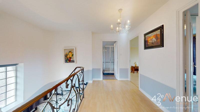 Maison - 186 m² - 8 pièces