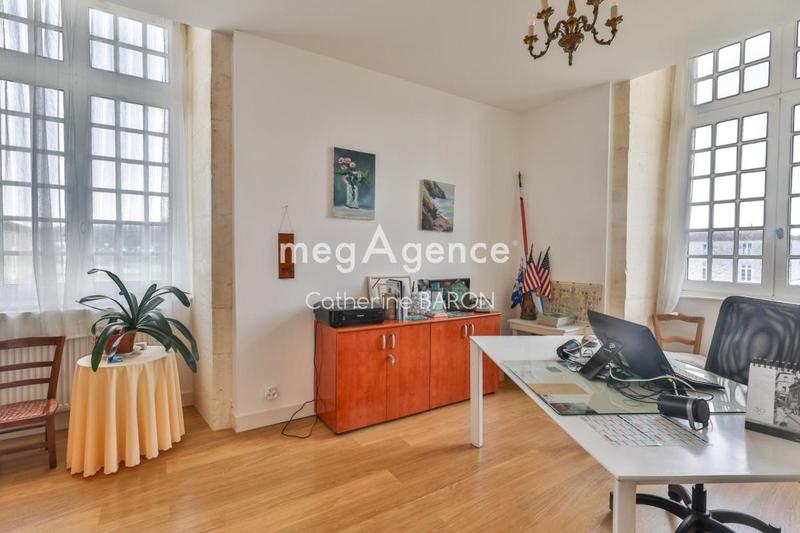 Appartement - 220 m² - 8 pièces