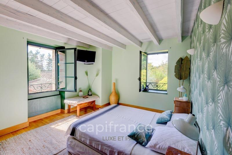 Demeure - 352 m² - 10 pièces