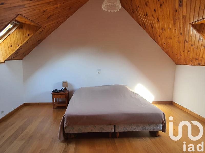 Maison - 185 m² - 9 pièces