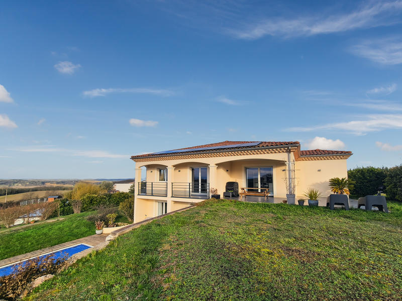 Maison - 205 m² - 5 pièces