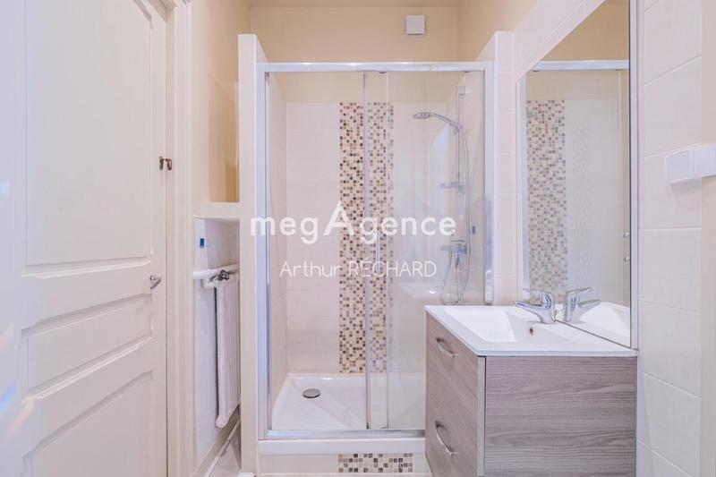 Appartement - 84 m² - 4 pièces