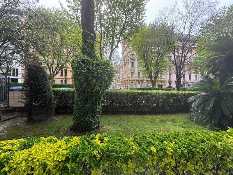 Studio - 30 m² - 1 pièce