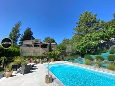 Villa - 195 m² - 7 pièces