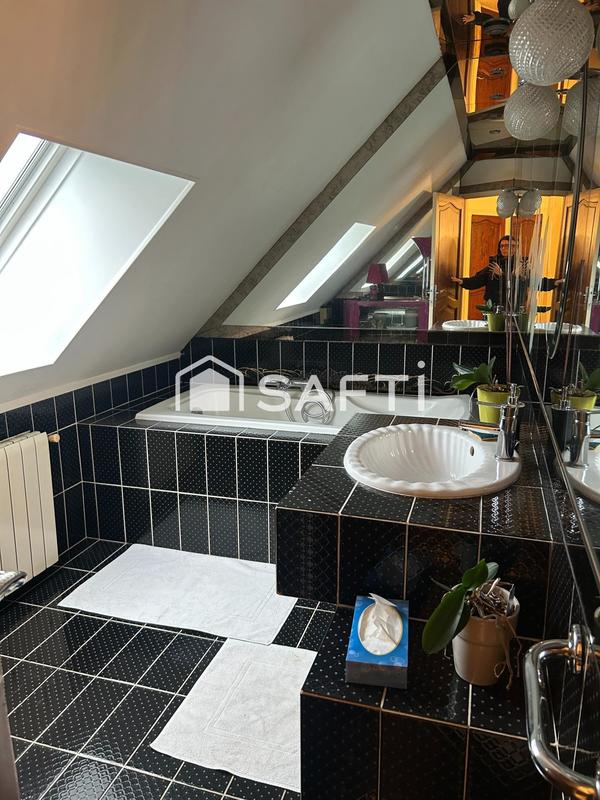 Maison - 189 m² - 8 pièces