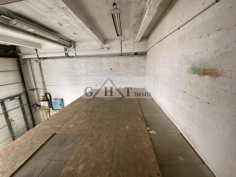 Entrepôt - 180 m²