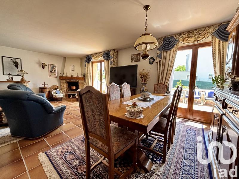 Maison - 203 m² - 8 pièces