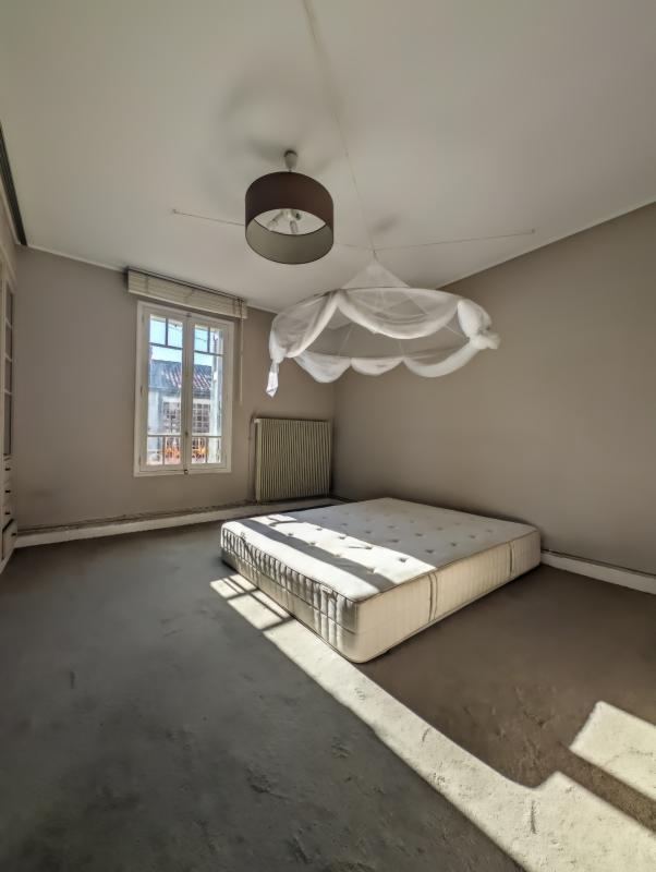 Maison - 230 m² - 8 pièces