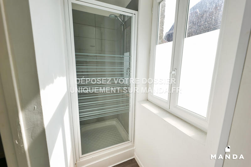 Chambre - 9 m² - 6 pièces