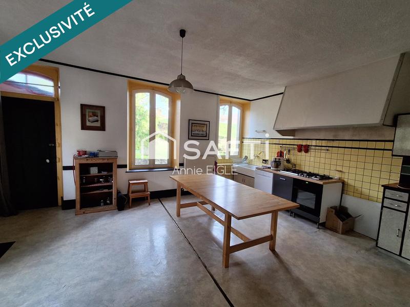 Maison - 250 m² - 7 pièces