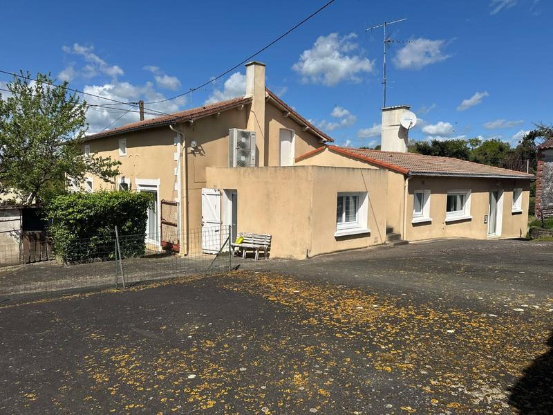 Maison - 218 m² - 10 pièces