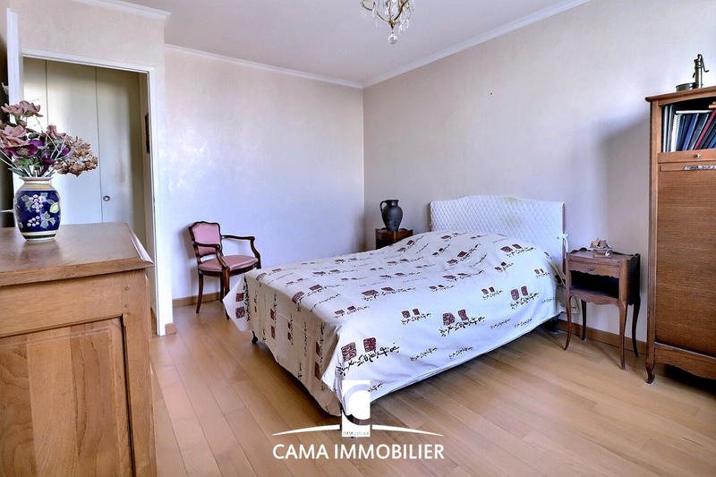 Appartement - 95 m² - 5 pièces