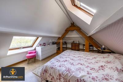 Maison - 232 m² - 8 pièces