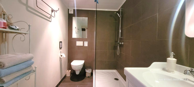 Maison - 220 m² - 9 pièces