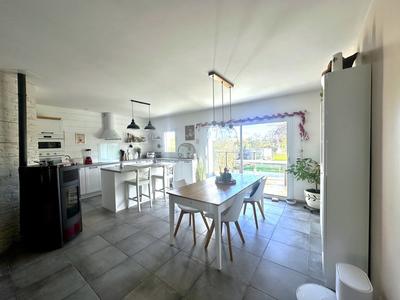 Maison - 95 m² - 4 pièces