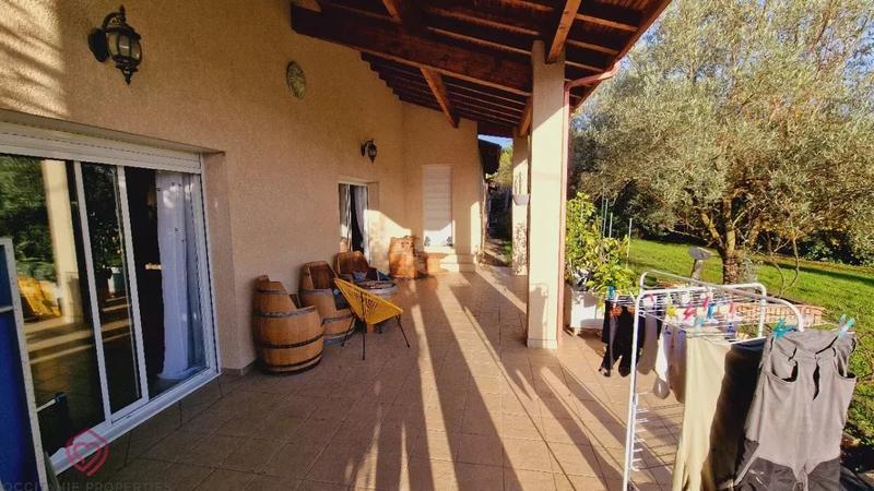 Villa - 186 m² - 6 pièces