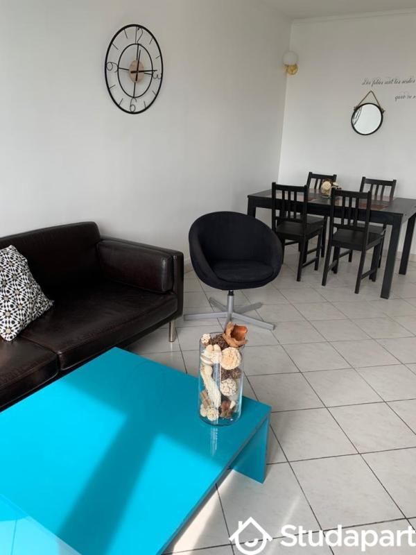 Chambre - 12 m² - 1 pièce