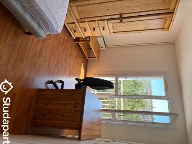 Chambre - 12 m² - 1 pièce