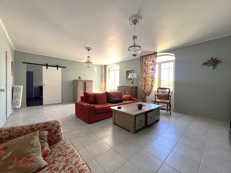 Maison - 295 m² - 8 pièces