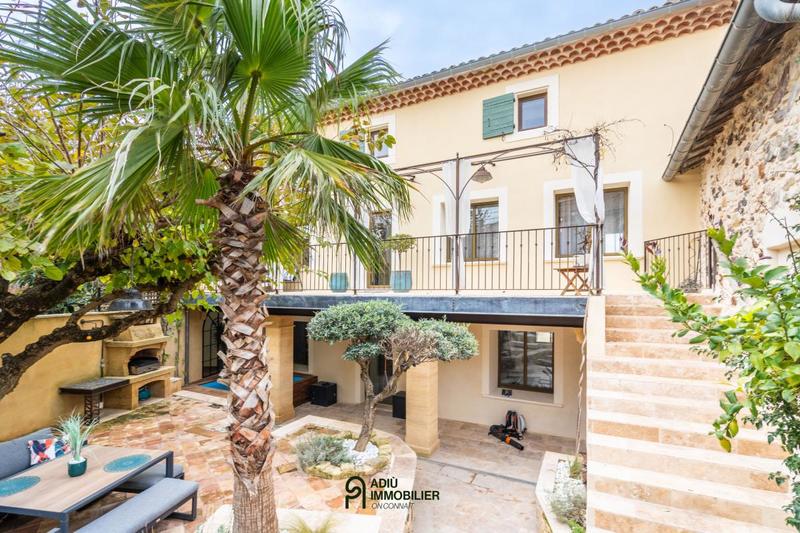 Maison de village - 262 m² - 7 pièces