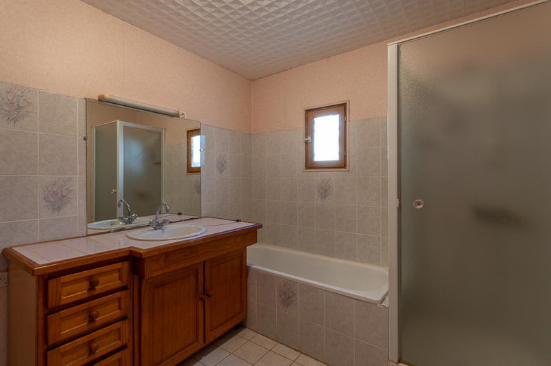 Maison - 260 m² - 8 pièces