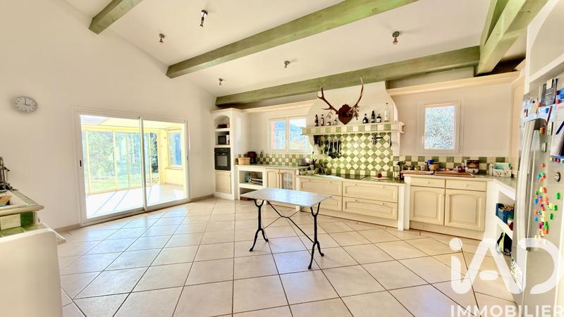 Maison - 213 m² - 6 pièces