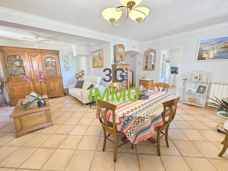 Villa - 121 m² - 5 pièces