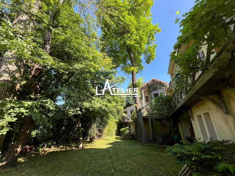 Maison - 399 m² - 15 pièces