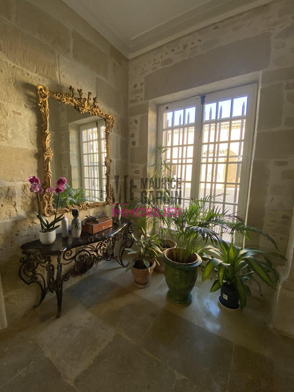 Maison - 590 m² - 14 pièces