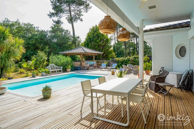 Maison - 215 m² - 9 pièces