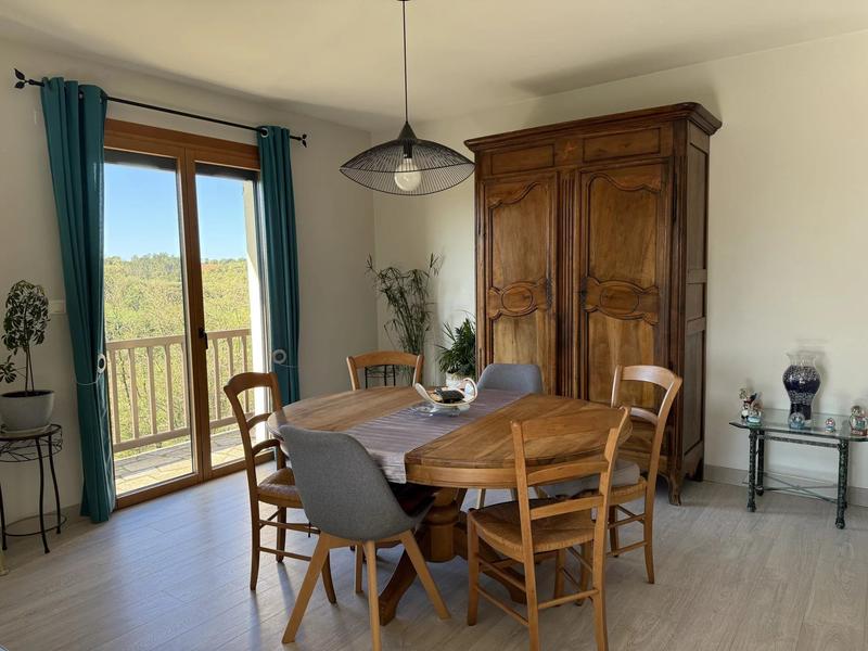 Maison - 135 m² - 6 pièces