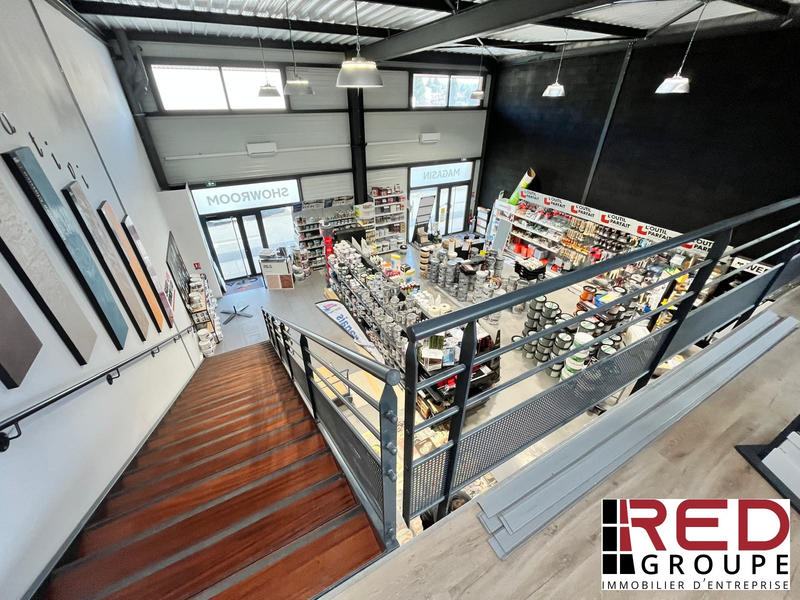 Local commercial - 215 m²