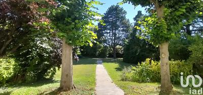 Maison - 400 m² - 12 pièces