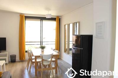 Chambre - 99 m² - 1 pièce